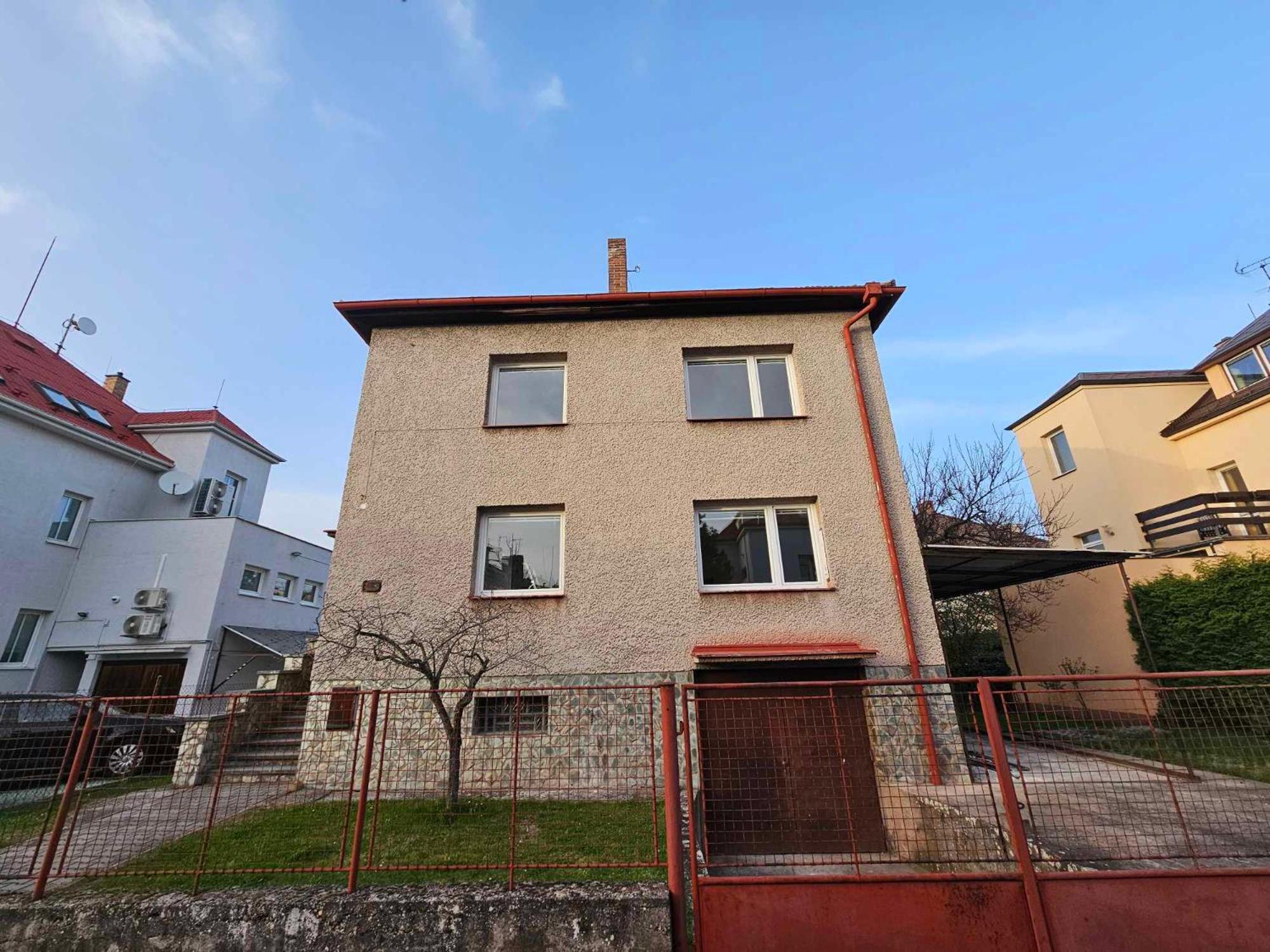 Slunny Byt V Klidne Casti Hradce Kralove - Zahrada, Parkovani Zdarma Градец-Кралове Экстерьер фото